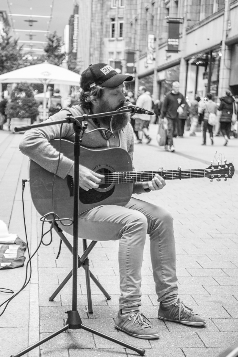 Rory Charles, noch als beeindruckender Strassenmusiker.